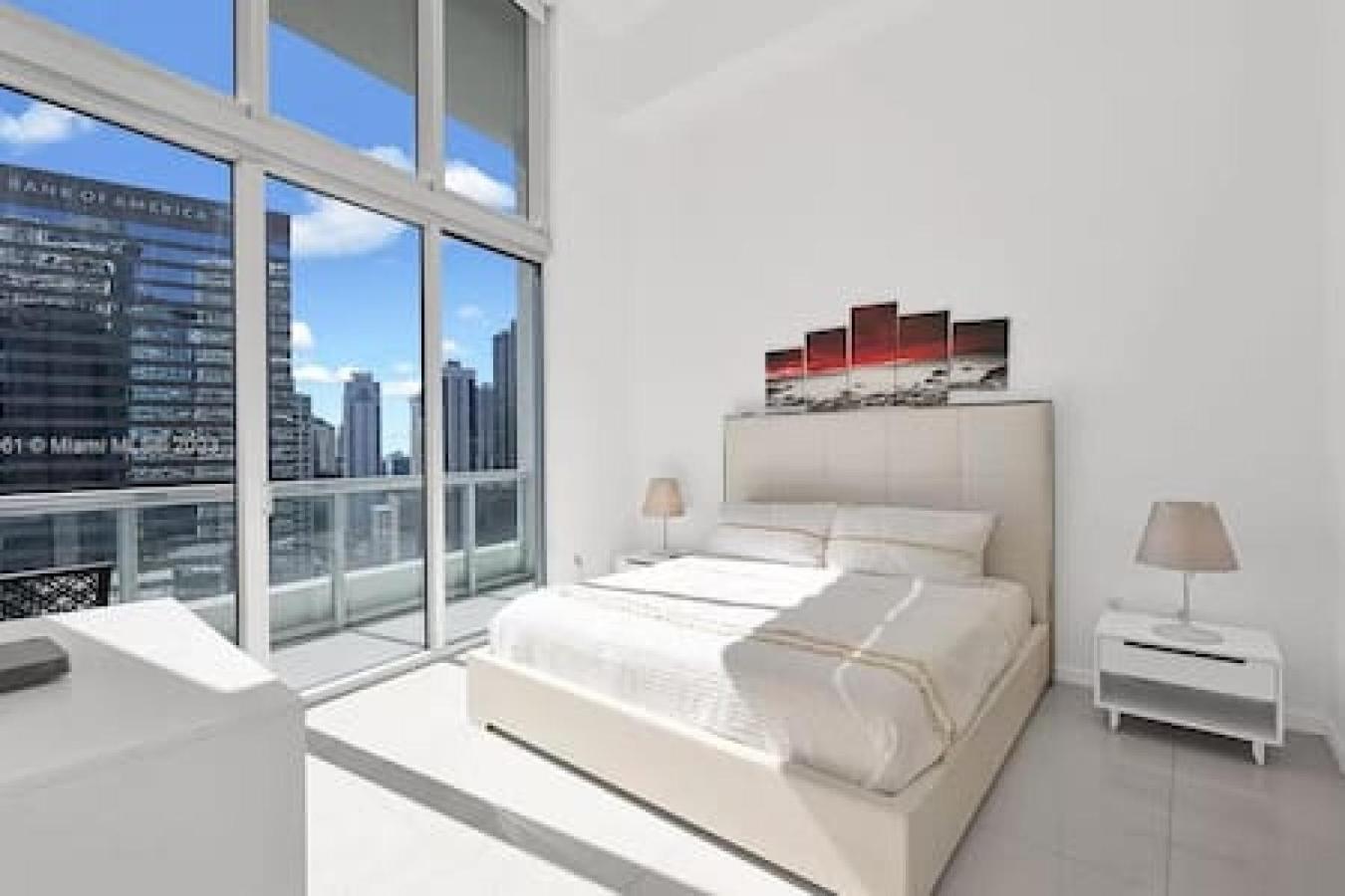 Casa de férias 28th Floor Icon Brickell Penthouse With Views Miami